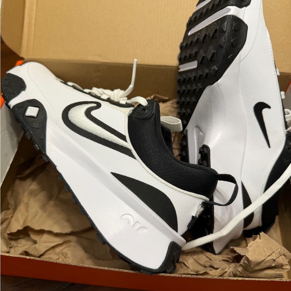NIB Air Diamond Varsity Turf Baseball Shoes Mens Size 7